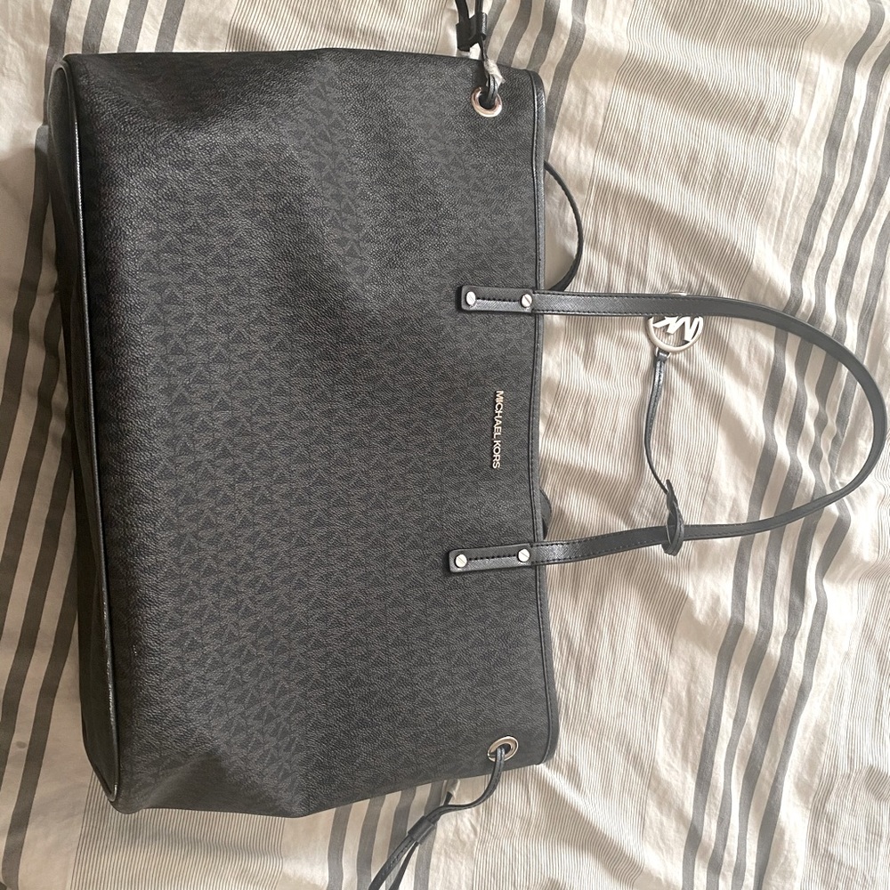 Mk purse